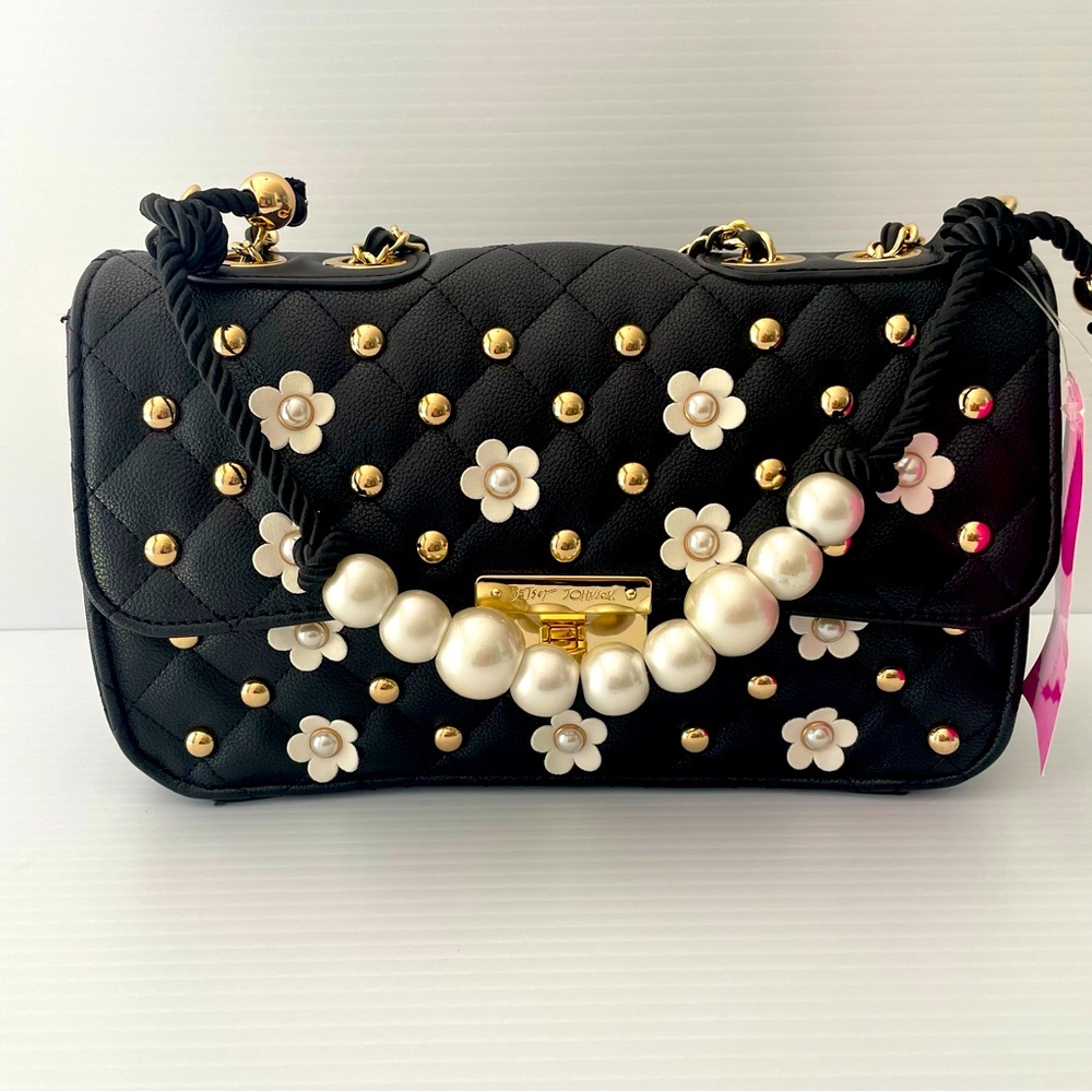 NWT Betsey Johnson Daisy Pearl Satchel